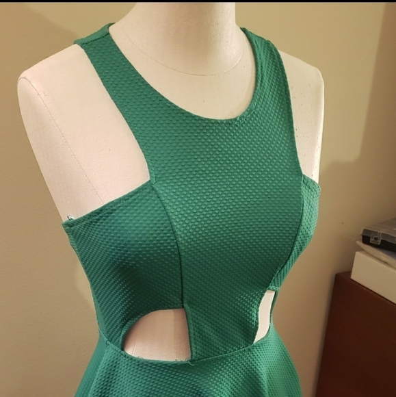Cut Out Party Green Summer Dress - Picture 2 of 5